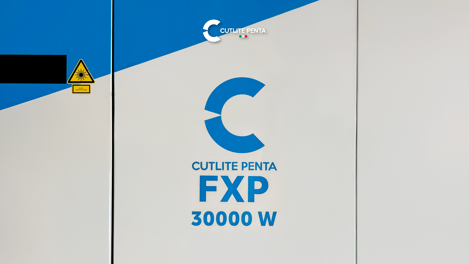 L'inscription Cutlite Penta FXP 30000 W sur la cabine de protection du laser de LavMetal