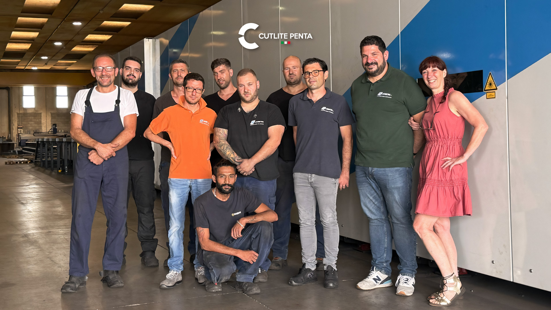 The LavMetal team in front of the Cutlite Penta FXP 30 kW laser at the Albano Sant'Alessandro plant