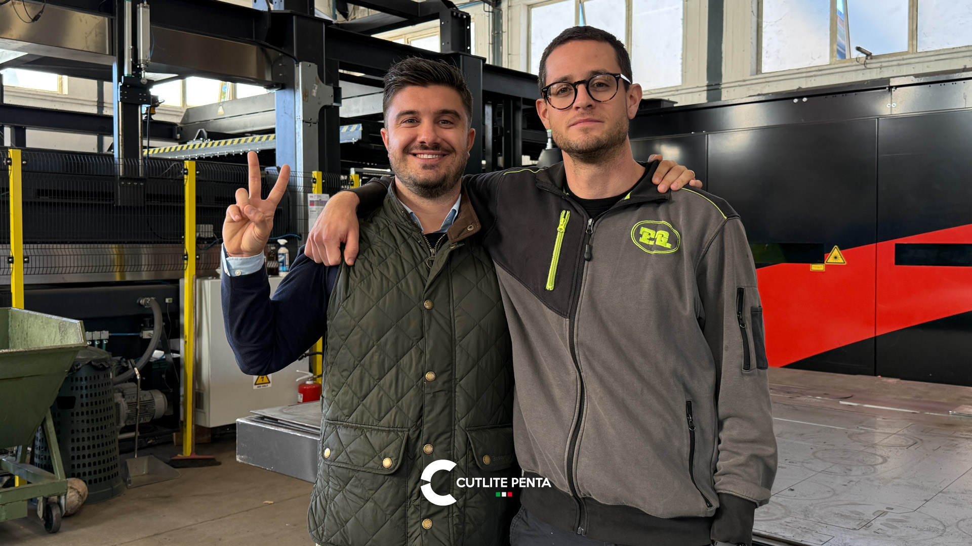 Andrea Bellucci de FG avec Alessio Venturini de Cutlite Penta dans l'atelier