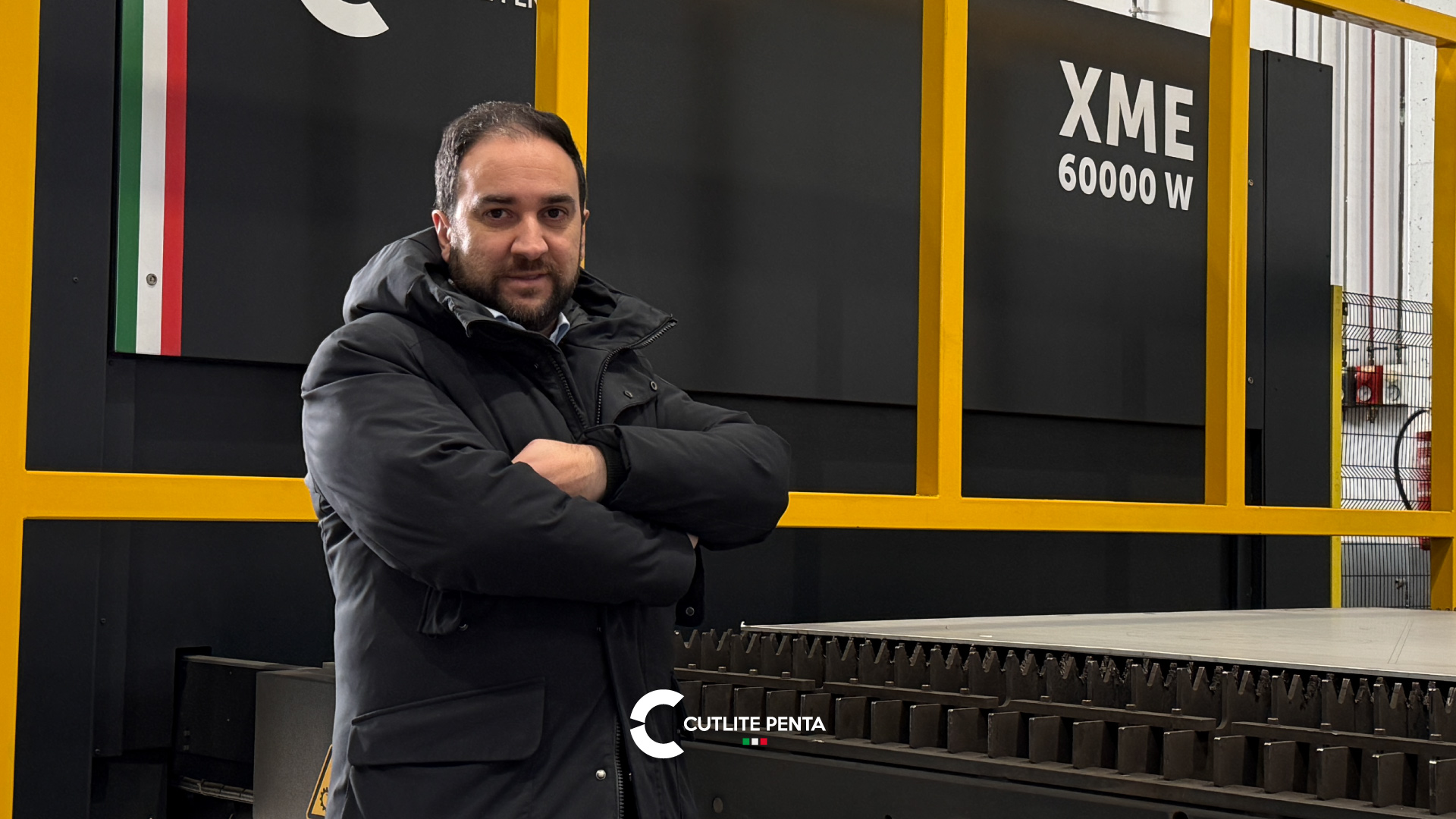 Roberto Morciano, Amministratore Delegato di Lucchini FA.RO., davanti alla macchina di taglio laser XME 60 kW