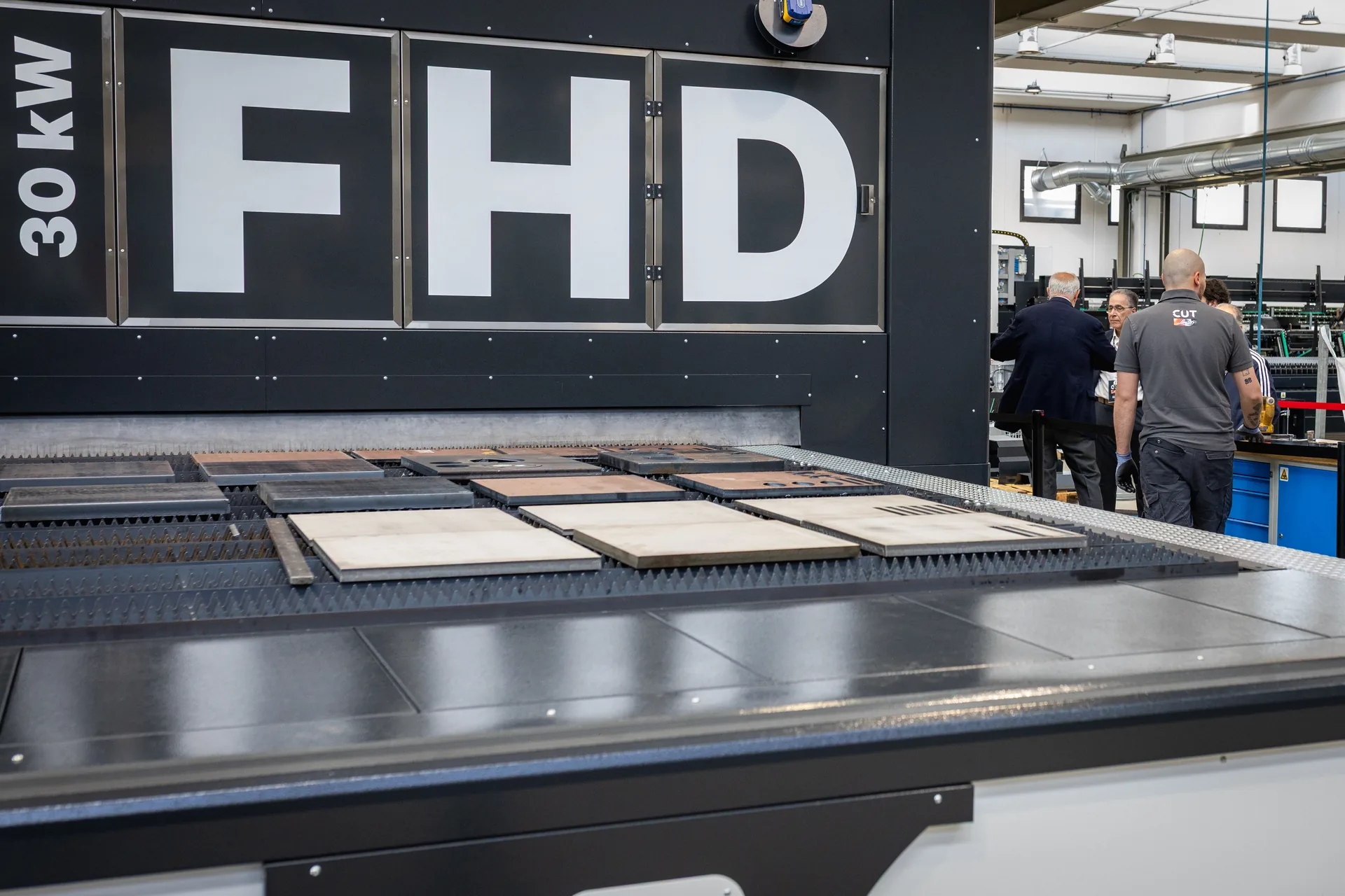 Macchina laser Cutlite Penta in azione a Cutlive