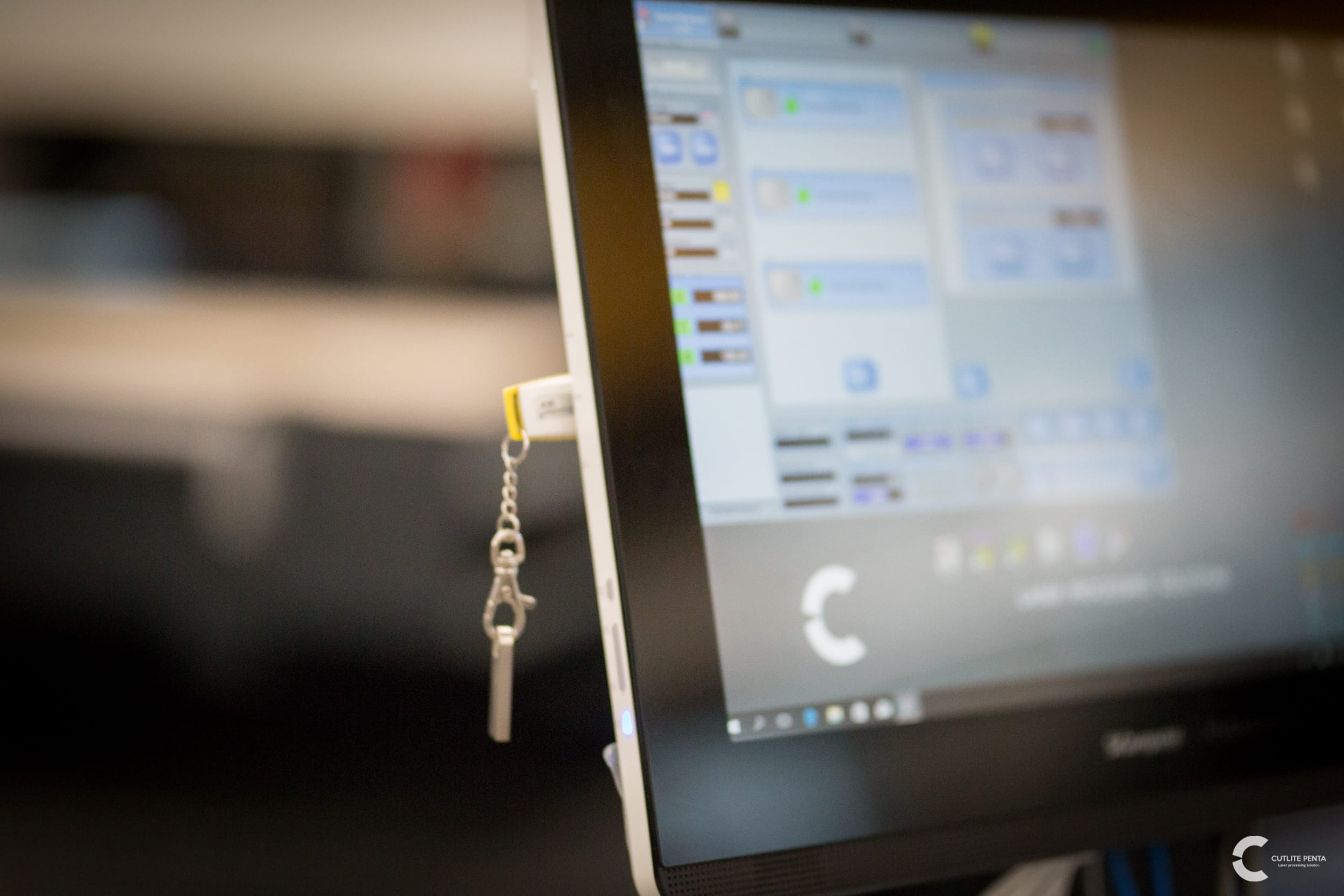Écran affichant le logiciel CAM d'une machine de découpe laser Cutlite Penta