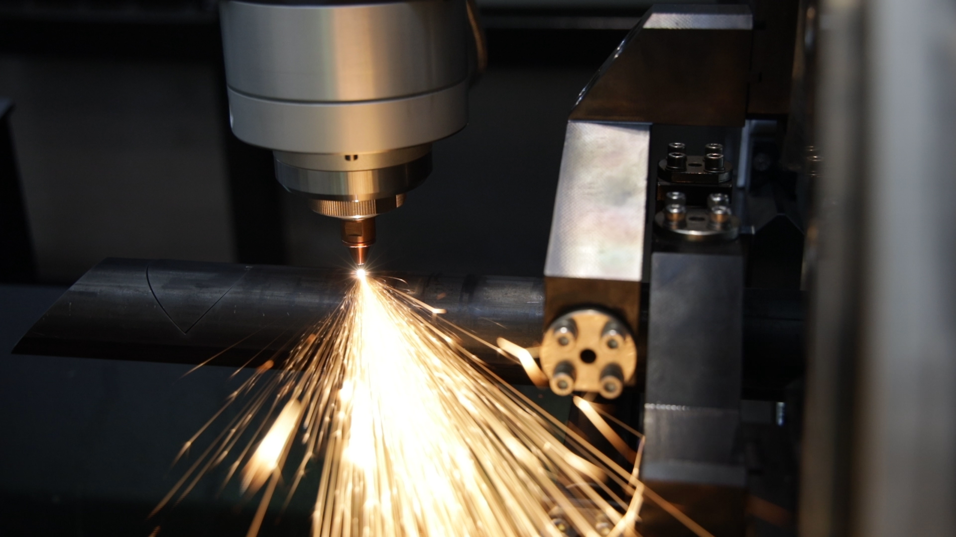 Cutlite Penta laser cutting system for metal tubes and profiles