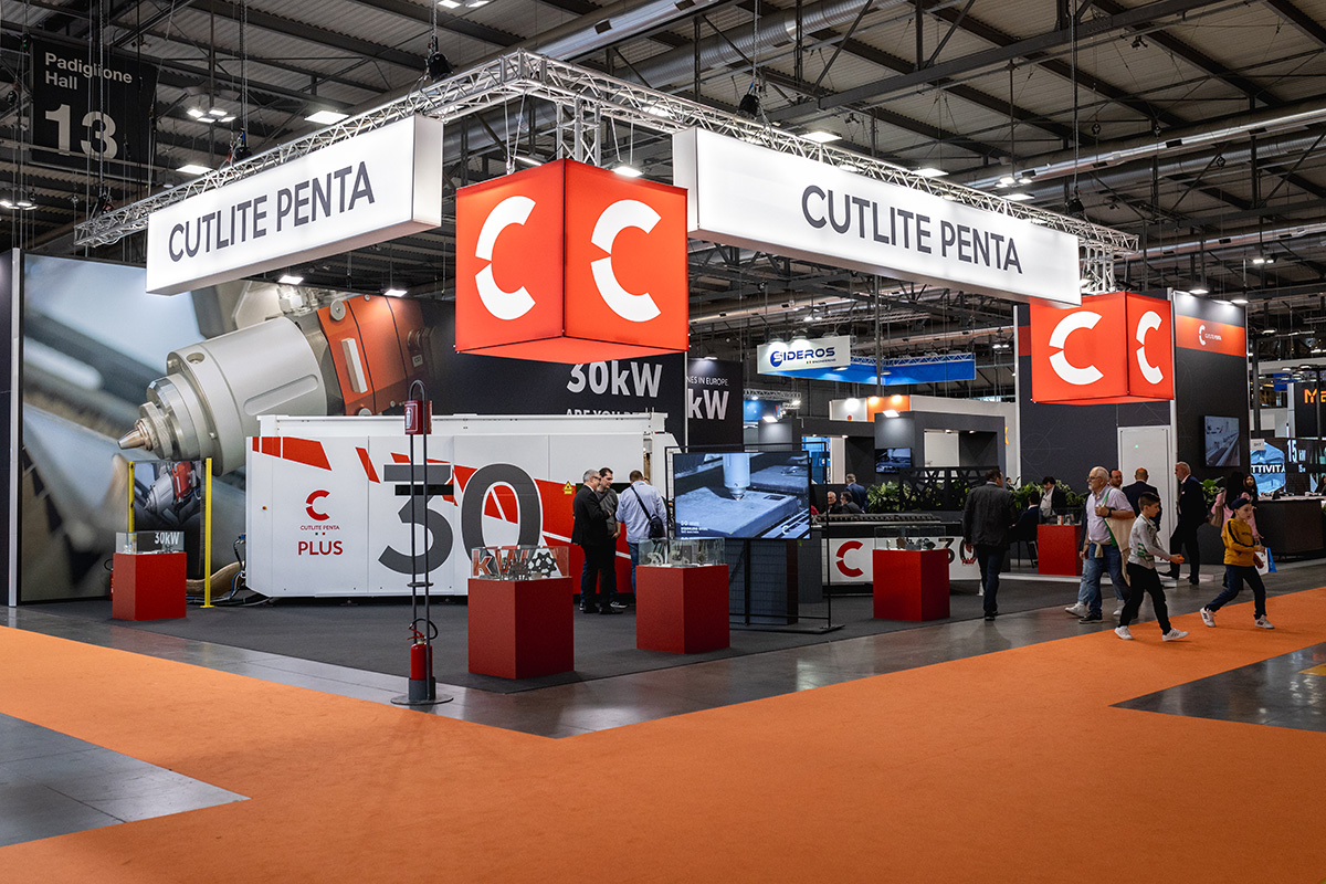 O stand Cutlite Penta na LAMIERA 2023, em Fieramilano Rho