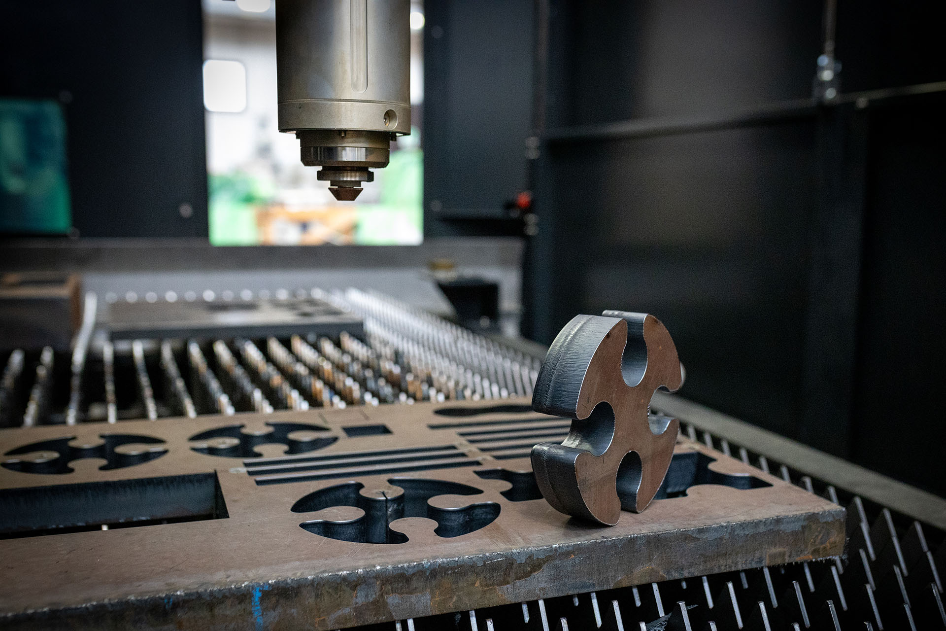 O corte bevel em chapa grossa com um sistema laser de 50 kW da Cutlite Penta