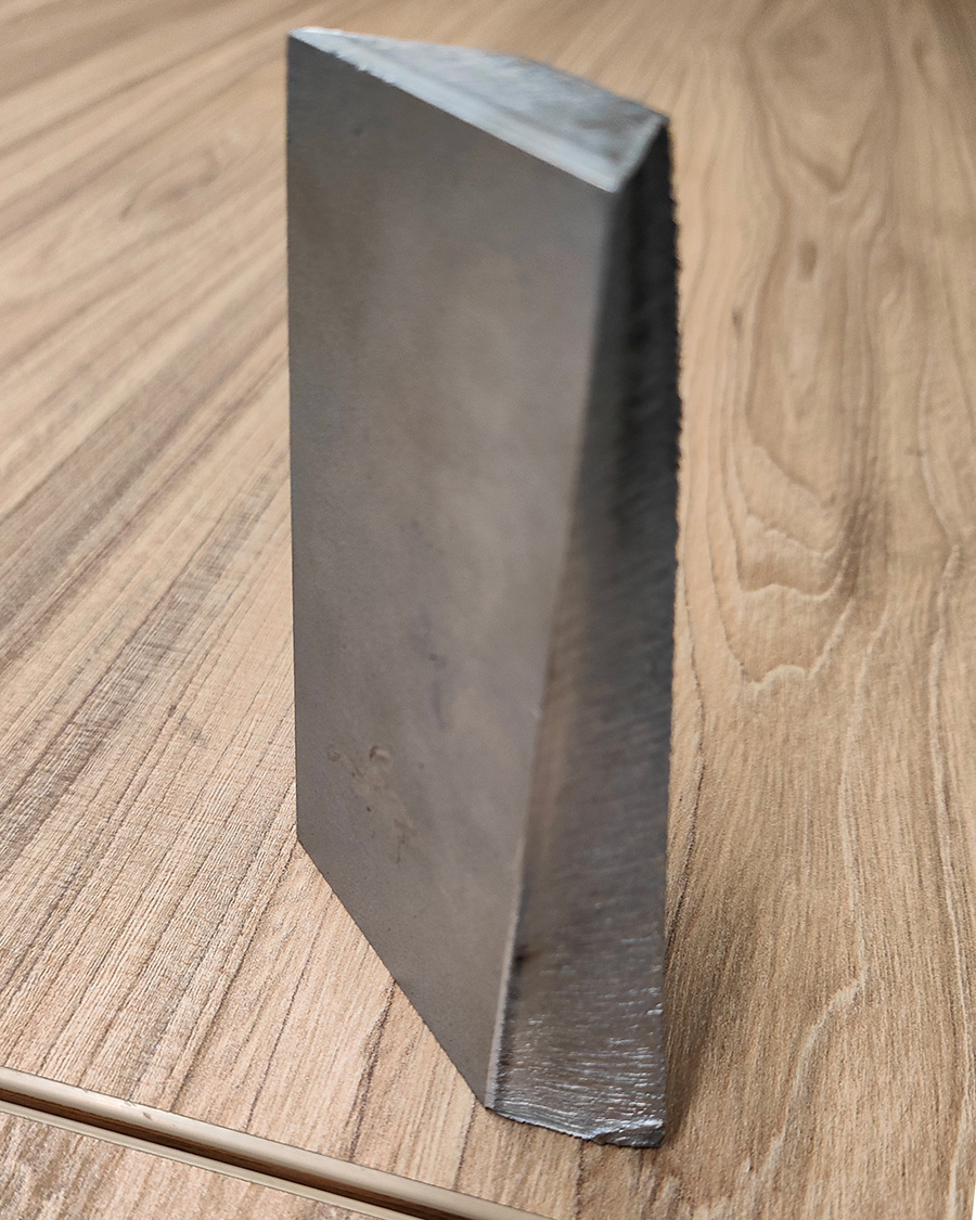 Fiber laser cutting of aluminum, with high precision.